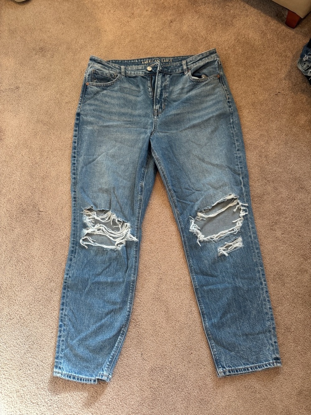 American Eagle Outfitters Mom Jeans